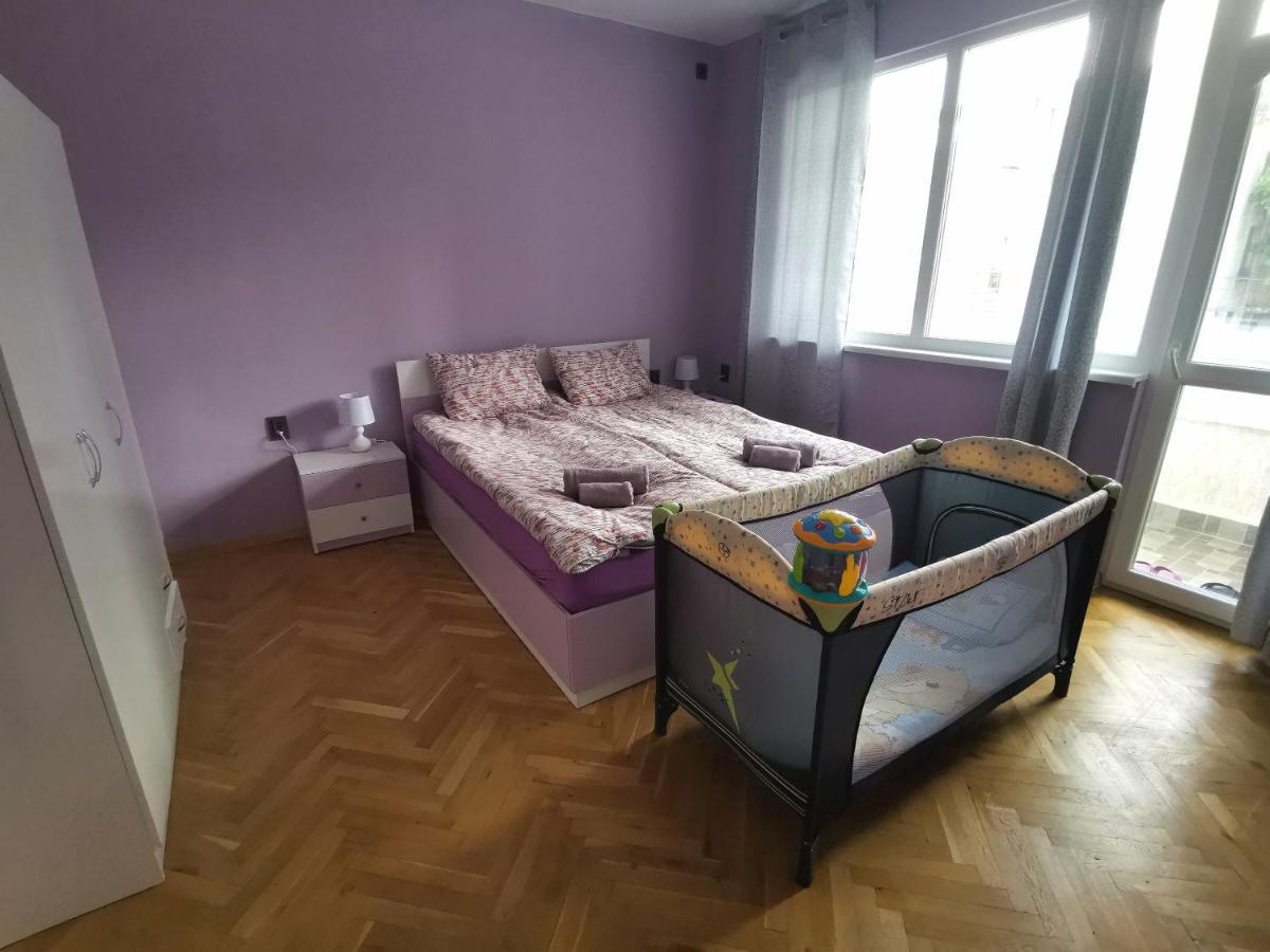 Апартамент За Нощувка, Център! Stara Zagora Exteriör bild